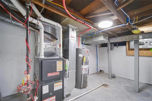 372 Harbison Ave, Winnipeg, MB 