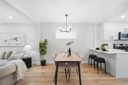 372 Harbison Ave, Winnipeg, MB 