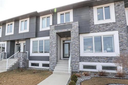 174 Evelyne Reese BLVD  Winnipeg, MB R3X 0P2