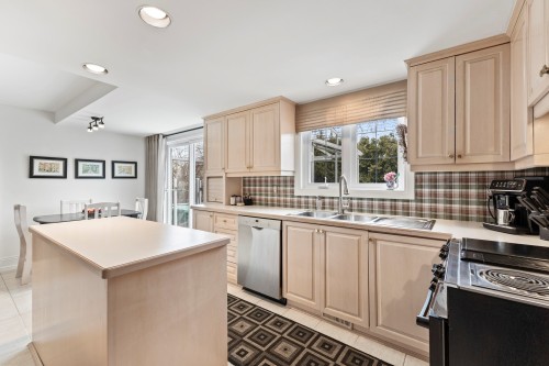Cuisine - 55 Rue Argyle, Kirkland, QC - Indoor Photo Showing Kitchen With Double Sink