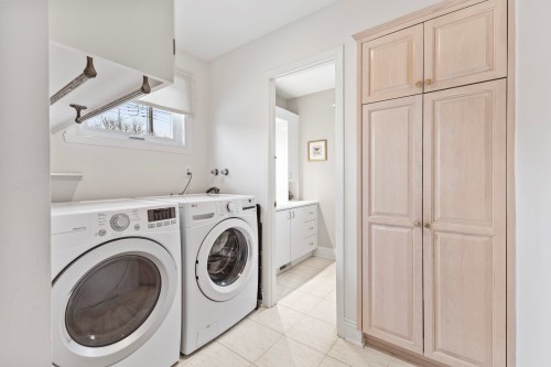 Salle de lavage - 55 Rue Argyle, Kirkland, QC - Indoor Photo Showing Laundry Room