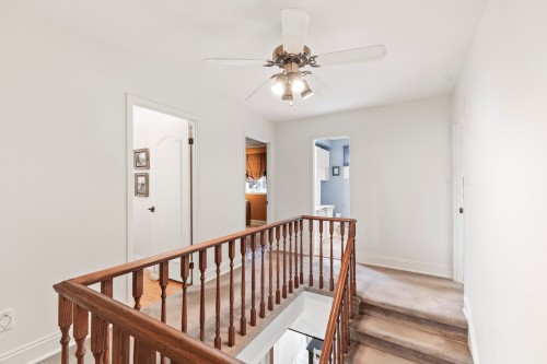 Hall d'entrée/Vestibule - 55 Rue Argyle, Kirkland, QC - Indoor Photo Showing Other Room