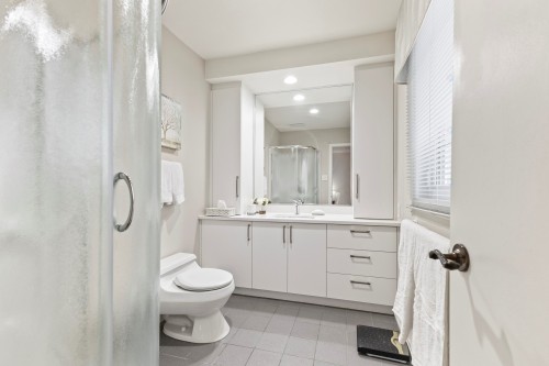 Salle de bains attenante à la CCP - 55 Rue Argyle, Kirkland, QC - Indoor Photo Showing Bathroom