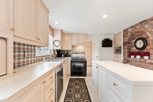 Cuisine - 55 Rue Argyle, Kirkland, QC - Indoor Photo Showing Kitchen With Double Sink