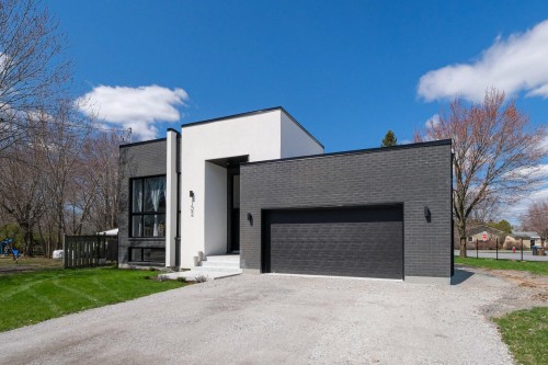 152 Rue Rougemont  Saint-Jean-Sur-Richelieu, QC J2X 4V2