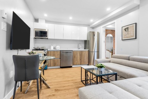 Salon - 202-3153 Rue Ste-Catherine E., Montréal (Mercier/Hochelaga-Maisonneuve), QC - Indoor