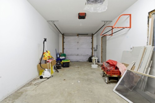 Garage - 9 Rue Monette, Gatineau (Gatineau), QC - Indoor Photo Showing Garage