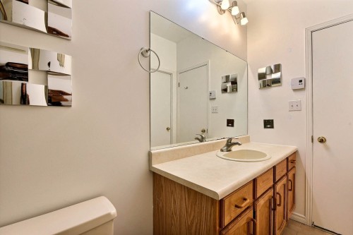 Bathroom - 1-1501 Rue Notre-Dame O., Montréal (Ville-Marie), QC - Indoor Photo Showing Bathroom