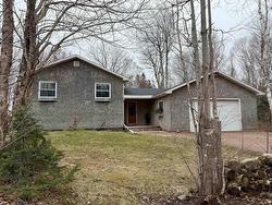 61 BAKER SHORE Road North Bedeque, PE C1N 4J9