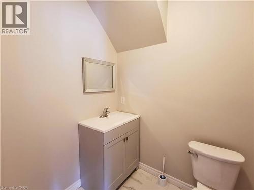 144 Ottawa Street S, Hamilton, ON - Indoor Photo Showing Bathroom