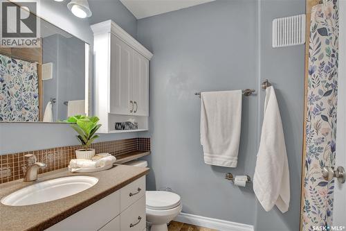 403 King Place, Warman, SK - Indoor Photo Showing Bathroom