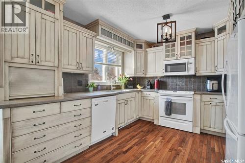 403 King Place, Warman, SK - Indoor Photo Showing Kitchen