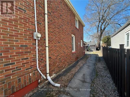 72 East 32Nd Street, Hamilton, ON - Outdoor