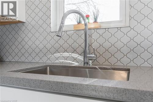 58 Sandalwood Avenue, Hamilton, ON - Indoor Photo Showing Kitchen