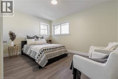 58 Sandalwood Avenue, Hamilton, ON - Indoor Photo Showing Bedroom