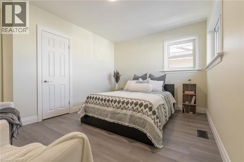 58 Sandalwood Avenue, Hamilton, ON - Indoor Photo Showing Bedroom