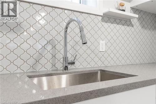 58 Sandalwood Avenue, Hamilton, ON - Indoor Photo Showing Kitchen