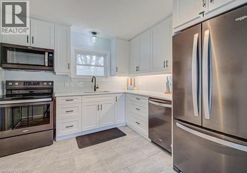 549 Dunbar Road, Kitchener, ON - Indoor Photo Showing Kitchen