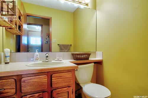 3623 Hanna Bay, Regina, SK - Indoor Photo Showing Bathroom