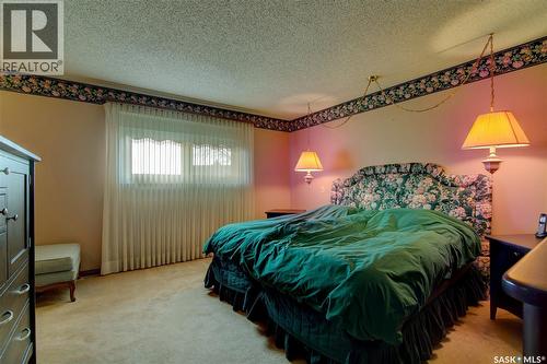 3623 Hanna Bay, Regina, SK - Indoor Photo Showing Bedroom