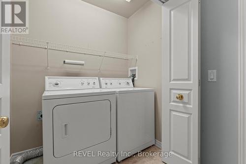 Main floor laundry - 3 - 605 Welland Avenue, St. Catharines (Carlton/Bunting), ON - Indoor Photo Showing Laundry Room