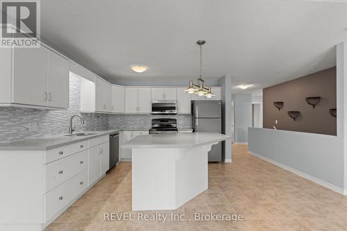3 - 605 Welland Avenue, St. Catharines (Carlton/Bunting), ON - Indoor Photo Showing Kitchen With Upgraded Kitchen