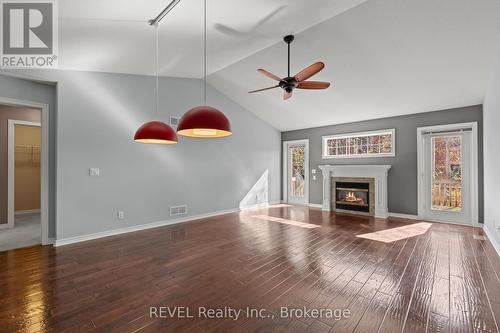 3 - 605 Welland Avenue, St. Catharines (Carlton/Bunting), ON - Indoor With Fireplace