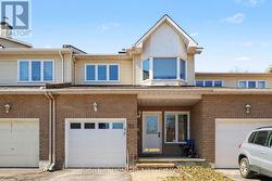 52 SCARLET COURT  Ottawa, ON K1T 3R5