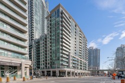 502-19 Grand Trunk Crescent Toronto, ON M5J 3A3