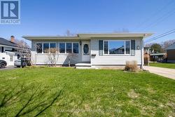 47 BISLEY CRESCENT Brockville, ON K6V 2T9
