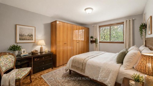 B-23 Connie Drive, Tiny, ON - Indoor Photo Showing Bedroom