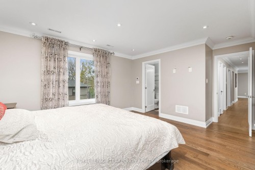 582 Hyacinthe Boulevard, Mississauga, ON - Indoor Photo Showing Bedroom