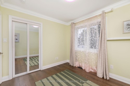 582 Hyacinthe Boulevard, Mississauga, ON - Indoor Photo Showing Bedroom