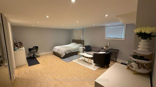 582 Hyacinthe Boulevard, Mississauga, ON - Indoor Photo Showing Bedroom