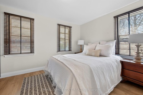 844 Upper Wellington Street, Hamilton, ON - Indoor Photo Showing Bedroom