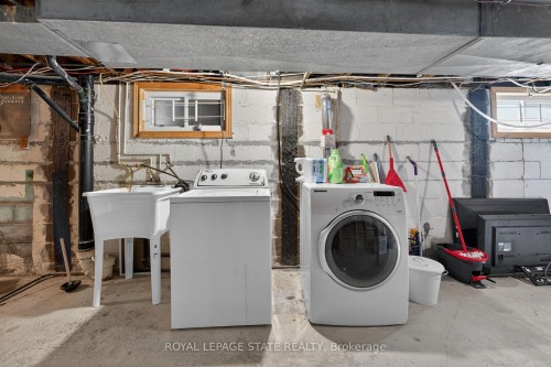 844 Upper Wellington Street, Hamilton, ON - Indoor Photo Showing Laundry Room