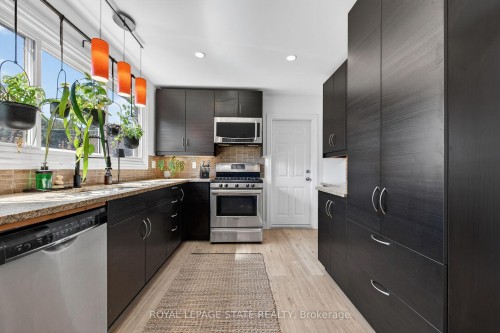 844 Upper Wellington Street, Hamilton, ON - Indoor Photo Showing Kitchen