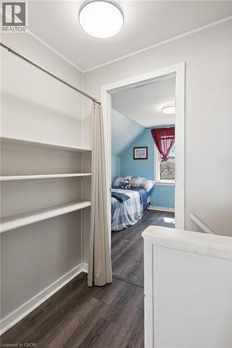 100 Memorial Crescent, Guelph, ON - Indoor