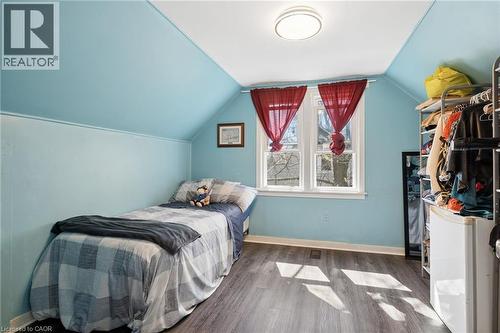 100 Memorial Crescent, Guelph, ON - Indoor Photo Showing Bedroom