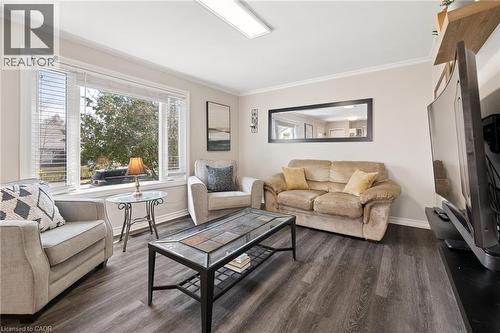 100 Memorial Crescent, Guelph, ON - Indoor Photo Showing Living Room