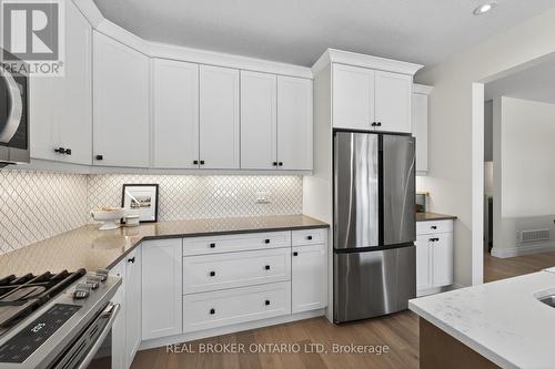 1765 Brayford Avenue, London South (South K), ON - Indoor Photo Showing Kitchen