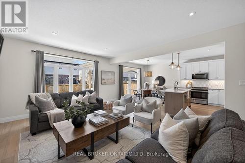 1765 Brayford Avenue, London South (South K), ON - Indoor Photo Showing Living Room