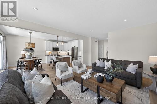 1765 Brayford Avenue, London South (South K), ON - Indoor Photo Showing Living Room
