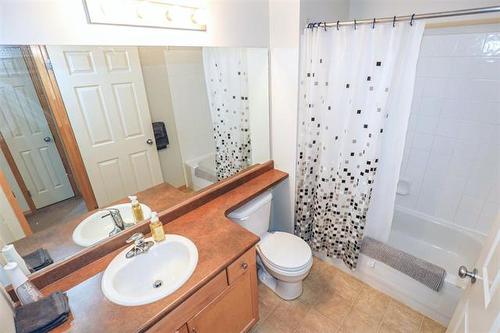 183 Golden Eagle Dr, Winnipeg, MB 