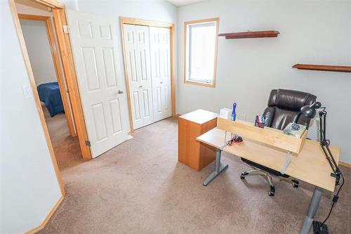 183 Golden Eagle Dr, Winnipeg, MB 