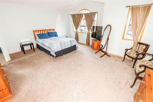 183 Golden Eagle Dr, Winnipeg, MB 