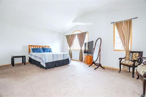 183 Golden Eagle Dr, Winnipeg, MB 
