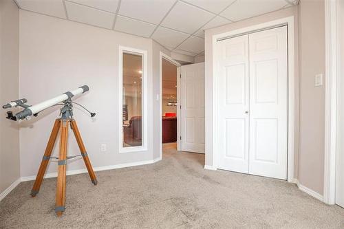 183 Golden Eagle Dr, Winnipeg, MB 