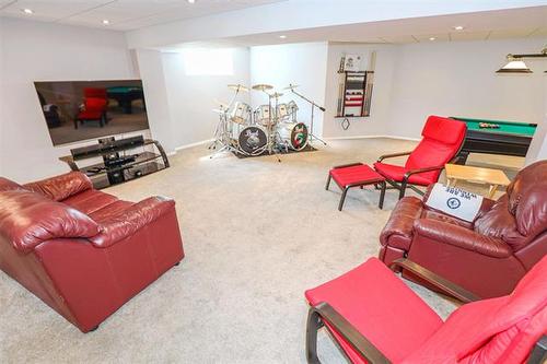 183 Golden Eagle Dr, Winnipeg, MB 