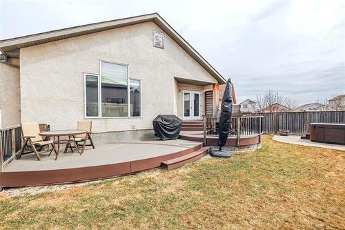 183 Golden Eagle Dr, Winnipeg, MB 